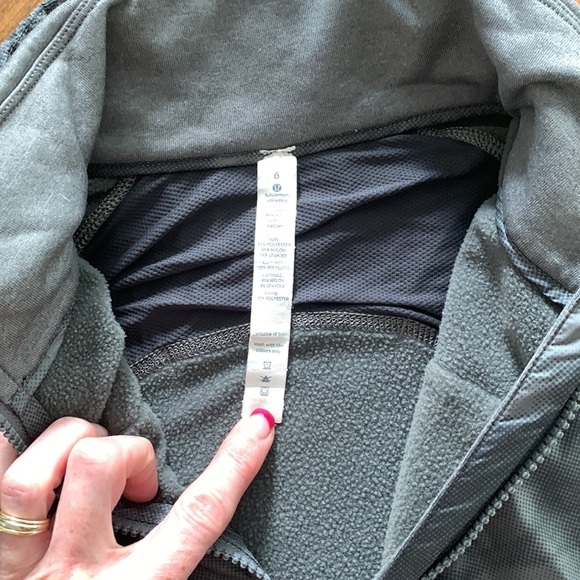 Running jacket - Picture 2 of 3